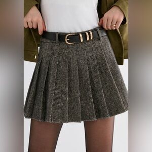 Commense Pleated Tweed Skirt